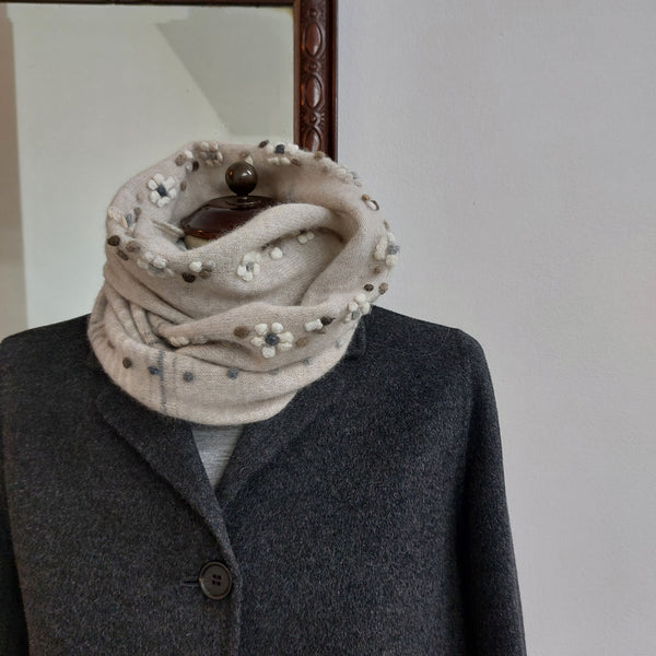 Cashmere Infinity Scarf 'Giro Flowers Rainbow'