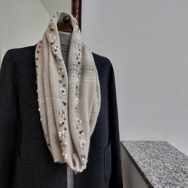 Cashmere Infinity Scarf 'Giro Flowers Rainbow'