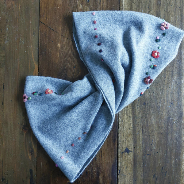 Cashmere Infinity Scarf 'Giro Flowers'