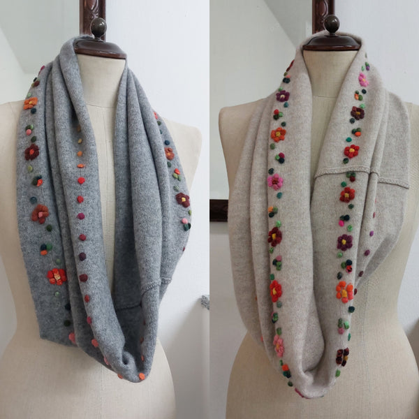 Cashmere Infinity Scarf 'Giro Flowers'