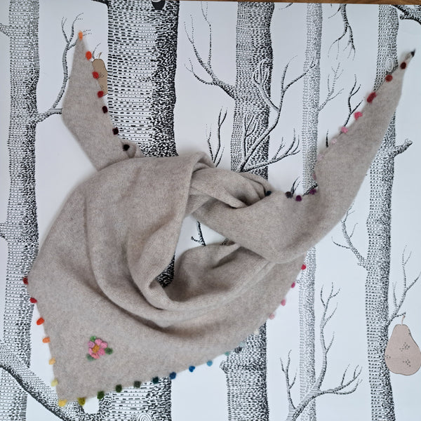 Sciarpa triangolare in cashmere 'Patty' Pronta Consegna