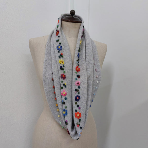 Cashmere Infinity Scarf 'Giro Flowers'