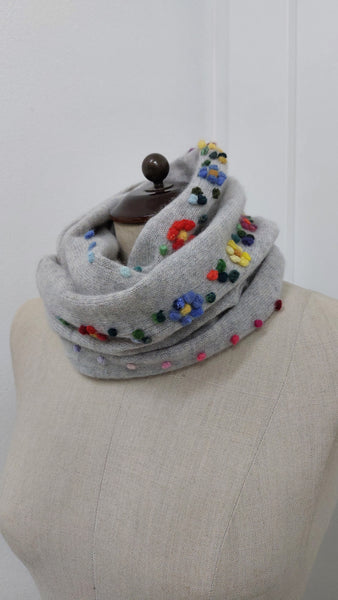 Cashmere Infinity Scarf 'Giro Flowers'