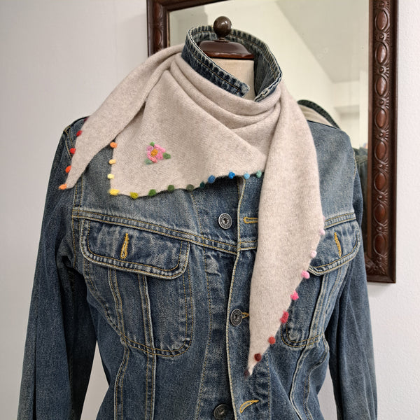 Cashmere Triangle scarf 'Patty'