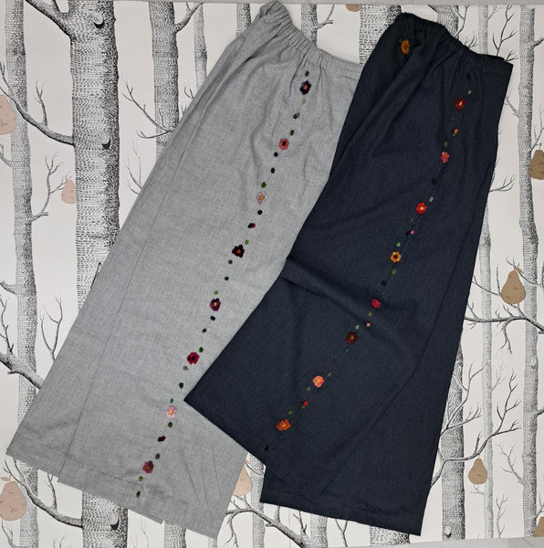 Pantaloni 'Loni Flowers' in Flanella di Cotone
