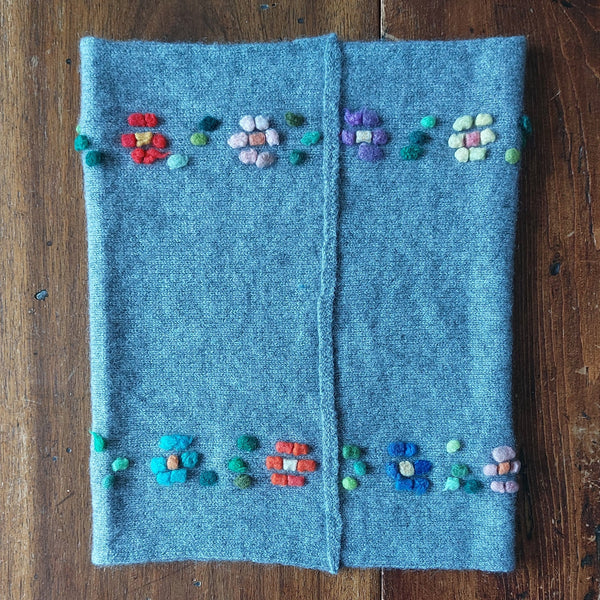 Childs Muffler 'Nello Flowers'