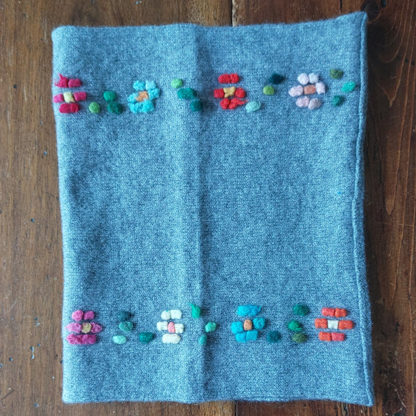 Childs Muffler 'Nello Flowers'